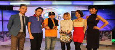 “Universe Best Songs-2014” наадам зургаан хөтлөгчтэй болжээ